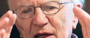 Journalist. Friedrich Nowottny startete nach dem Krieg bei der Zeitung, dann ging er zum Fernsehen, zum WDR. Foto: dpa