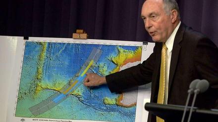 Australiens Vize-Regierungschef Warren Truss erklärt die neuen Erkenntnisse zum Verschwinden von Flug MH370.