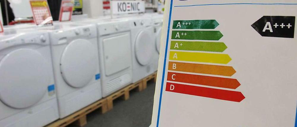 Mit der Kennzeichnung von großen Haushaltsgeräten wie Kühlschränken und Waschmaschinen hat die Umsetzung der Ökodesign-Richtlinie der Europäischen Union begonnen. Die Effizienzvorgaben für Produkte erfassen inzwischen eine Vielzahl von Produkten und haben viel Energie eingespart.