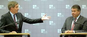 Bundesregierung kommt Arbeitgebern entgegen: Bundeswirtschaftsminister Sigmar Gabriel (rechts) sagte am vergangenen Montag dem Präsidenten der Bundesvereinigung der deutschen Arbeitgeberverbände (BDA), Ingo Kramer, ein Gesetz zur Tarifeinheit noch in diesem Jahr zu.
