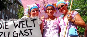 Protest und Party. Beim CSD gehen Politisches und Persönliches zusammen, in diesem Jahr gleich zwei Mal.