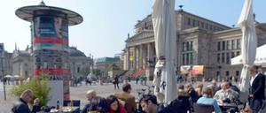 Beschaulich. Die Bürger lieben den Gendarmenmarkt so, wie er ist. Nun gibt es Streit um die Umbaupläne.