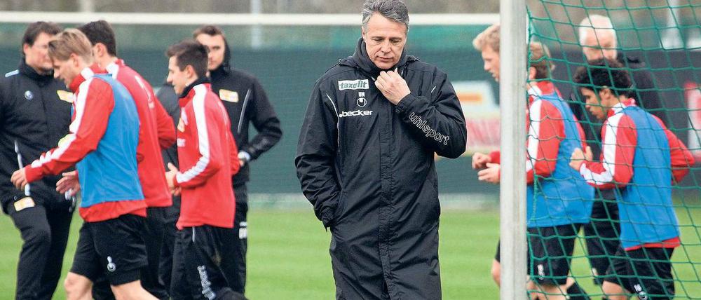 Macht ihr mal. Uwe Neuhaus wird seinen bis 2016 laufenden Vertrag beim 1. FC Union nicht erfüllen können.