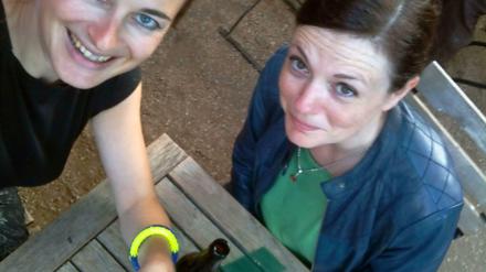 Hairdo-Selfie 1: Teresa Präauer and Katy Derbyshire.