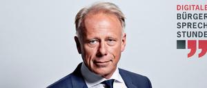 Der Außenexperte der Grünen, Jürgen Trittin, stellt sich ihren Fragen zur Krise auf der Krim.