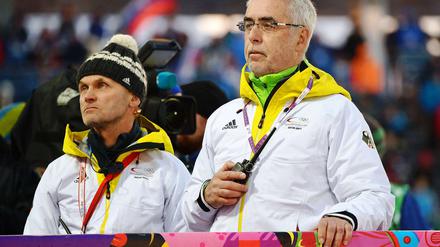 Versteinerte Minen: Frauen-Trainer Gerald Hönig (l.) Chefcoach Uwe Müssiggang haben eine katastrophale Bilanz in Sotschi zu verantworten.