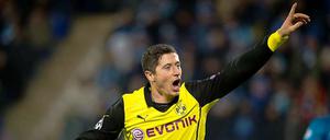 Robert Lewandowski ist mit Dortmund auf Viertelfinal-Kurs.