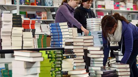 Wo ist der "Hundertjährige"?`Bestseller stapeln auf der Buchmesse.