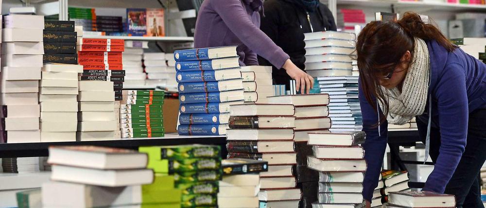 Wo ist der "Hundertjährige"?`Bestseller stapeln auf der Buchmesse.