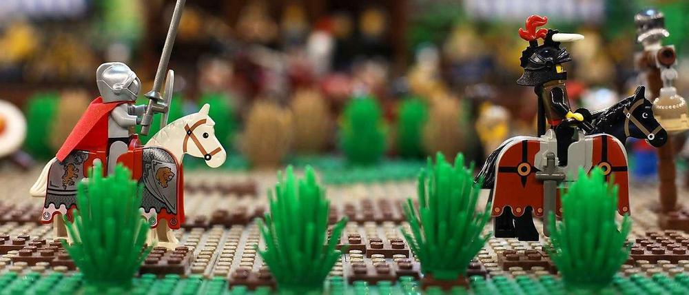 In voller Montur. Im Legoland kämpft ein Betriebsrat gegen seine Entlassung.