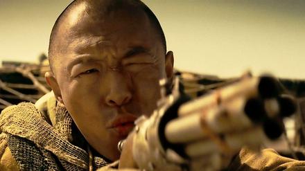 Big Boss (Bo Huang) will Falken aus der Wüste Gobi schmuggeln
