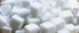 Weißes Gold. Nicht nur Haushaltszucker, auch Gummibären, Kekse und nahezu alle anderen Süßigkeiten dürften durch die Absprachen der Hersteller teurer geworden sein. Industriekunden sprechen von „teils immensen Steigerungen“.