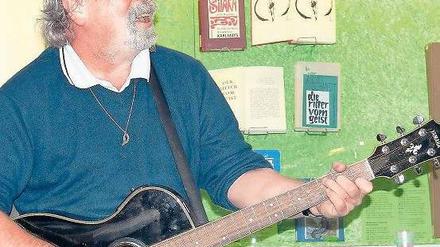 Beppo Pohlmann in der Unibibliothek der FU