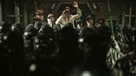 Herrschend und Klasse: Tilda Swinton boshaft entstellt als "Snowpiercer"-Kommandeurin Mason