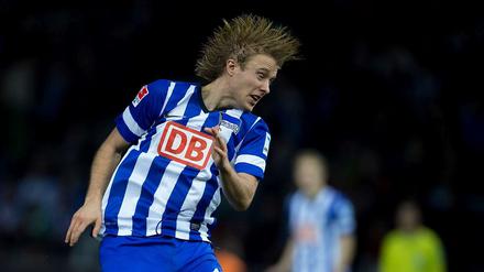 Bitte, bitte! Per Skjelbred würde gern über die Saison hinaus bei Hertha bleiben, aber das entscheidet er nicht allein.