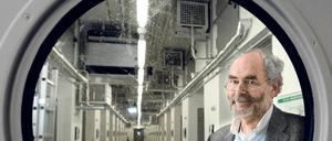Herr in Hoppegarten. Karl Griep, Leiter der Berliner Außenstelle des Bundesfilmarchivs. 