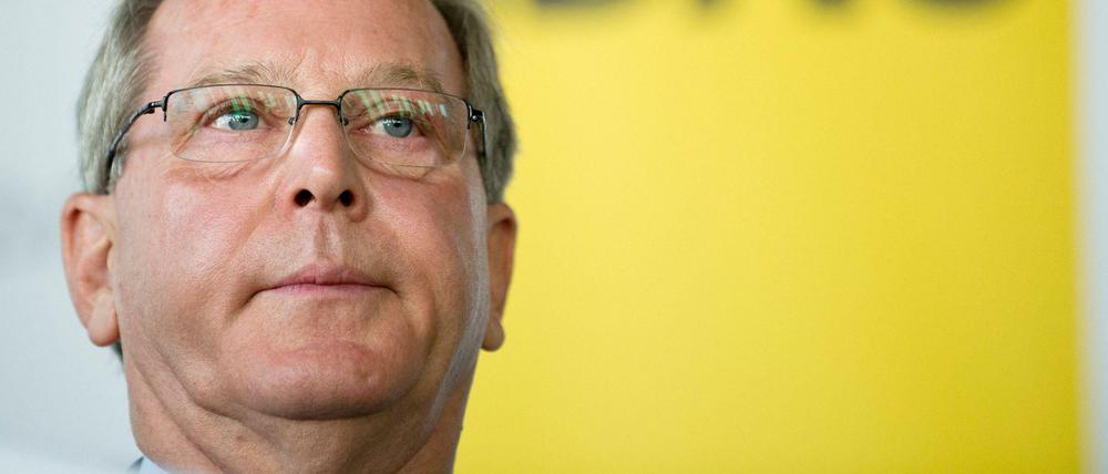 „Wir nehmen sämtliche Vorwürfe sehr ernst und werden nicht ruhen, bis alles aufgeklärt ist - mit dem Ziel, die Glaubwürdigkeit des ADAC wiederherzustellen“, versprach ADAC-Präsident Peter Meyer.