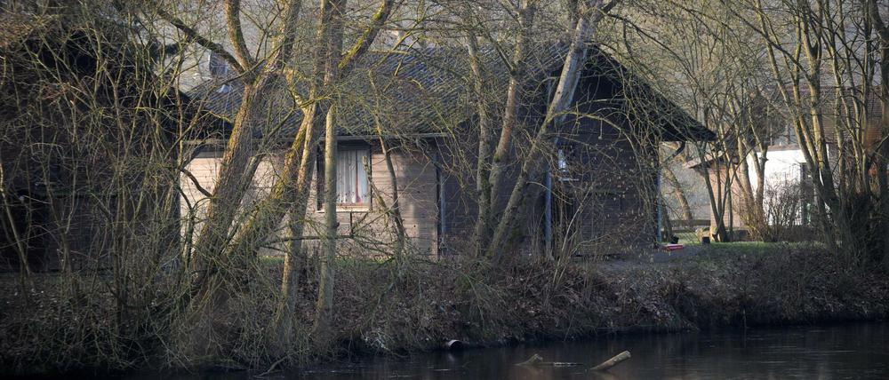 In dieser Blockhütte am Edersee sollen die drei Frauen gefunden worden sein.