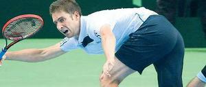 Furioser Freitag. Florian Mayer kämpfte gegen einen starken Gegner nicht nur um jeden Punkt, sondern am Ende vor allem mit sich selbst. Zwischenzeitlich plagten ihn Krämpfe. Am Ende aber setzte sich der Deutsche in fünf Sätzen gegen Feliciano López.