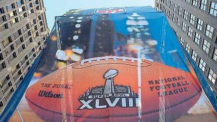 Ein Ei, das die Welt bedeutet. Seit Tagen dreht sich in New York alles um den Super Bowl. Etwa 400.000 zusätzliche Touristen sollen in der Stadt unterwegs sein. 