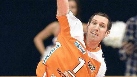 Rechnung offen. Scott Touzinsky will heute gegen Friedrichshafen gewinnen. Foto: Imago