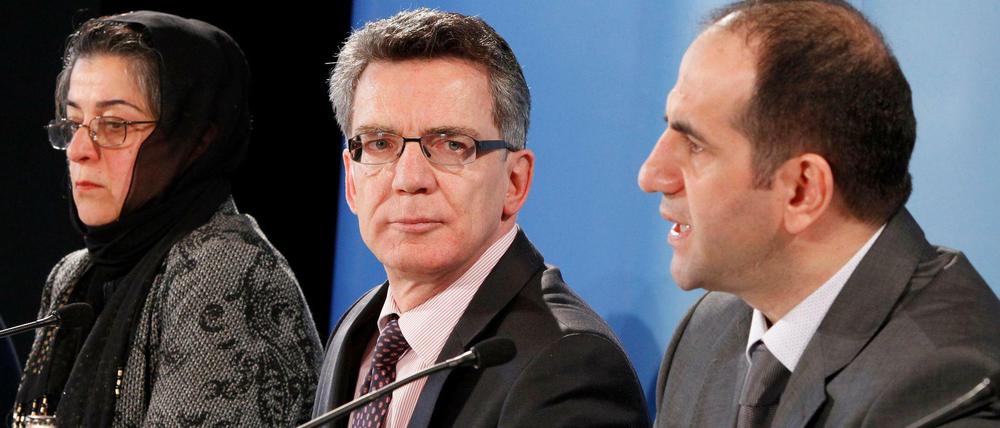 Bundesinnenminister de Maizière im Mai 2010 mit Mitgliedern der Islamkonferenz