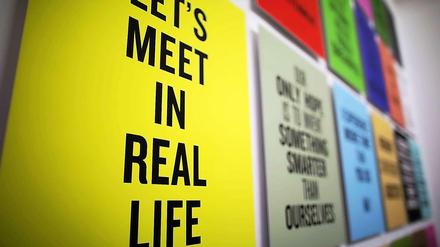 Douglas Couplands "Slogans for the Twenty-First Century" sind bis 2. Februar in der Or Gallery ausgestellt.