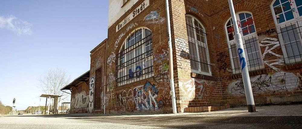 Kurz hinter dem ABC-Tarif. Der Bahnhof Beelitz.
