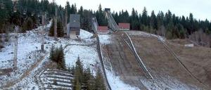 Die Sprungschanze der Winterspiele 1984 in Sarajevo rottet vor sich hin.