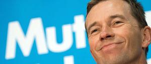 AfD-Parteichef Bernd Lucke sagt, dass ein Coming-Out heutzutage keines Mutes mehr Bedarf.