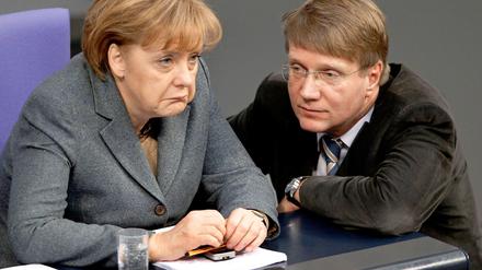 An Tagen wie diesen: Angela Merkel und Ronald Pofalla in Vor-#Pofallagate-Zeiten im Bundestag