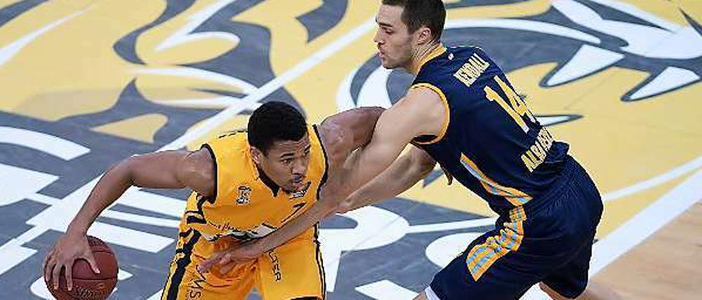 Tiger, du kommst hier nicht vorbei. Tyrone Nash (li.) und Albas Levon Kendall.