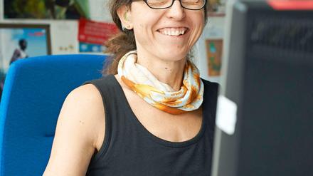 Cornelia Balke ist gehörlos – kein Hindernis für ihren Job im Rechnungswesen der Wasserbetriebe.