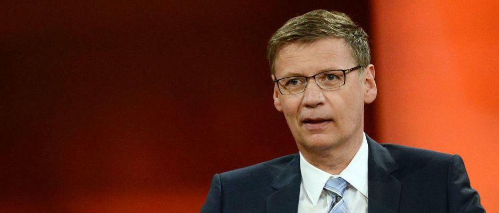 Die Stadt Potsdam will Fernsehmoderator Günther Jauch für sein Engagement beim Wiederaufbau des Fortunaportals ehren.