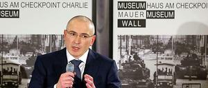Der Besuch des Mauermuseums am Checkpoint Charlie ist für die meisten Berlin-Touristen Pflicht. Michail Chodorkowski wählte den Ort für die erste Pressekonferenz nach zehn Jahren Haft in Russland.