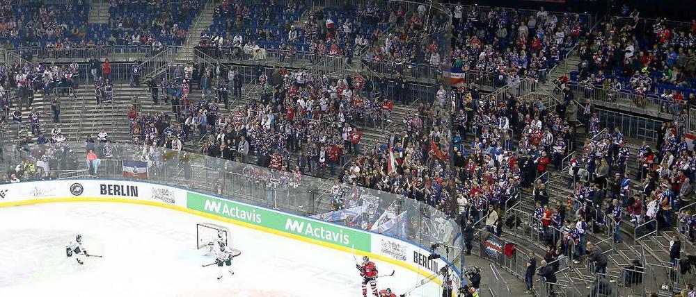 Wenig los. Auf den Tribünen der Großarena am Ostbahnhof klafften während der European Trophy erhebliche Lücken.