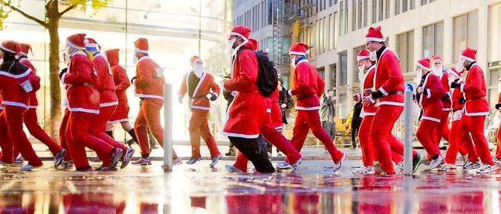 Sie haben gerade Hochkonjunktur - Mietweihnachtsmänner. Aber wer ein guter Weihnachtsmann sein will, sollte so einiges beachten.