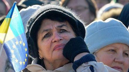Am Sonntag haben rund 60 000 Menschen auf dem Majdan, dem Freiheitsplatz, in der urkainischen Haupstadt Kiew gegen die Europapolitik ihrer Regierung demonstriert - und sich eine Vertretung gewählt. 