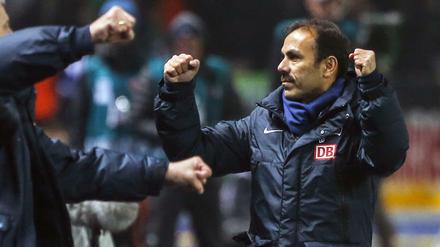 Der verwirrende Trainer: Jos Luhukay genießt aber Erfolg.