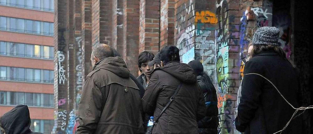 Auszug. Die bulgarischen Wanderarbeiter mussten die Eisfabrik in Mitte verlassen.
