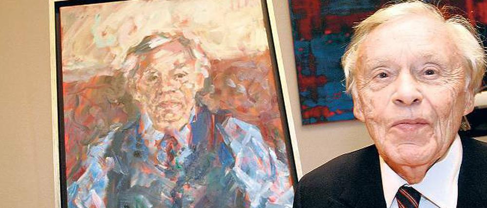 Berlins 114. Ehrenbürger. Heinz Berggruen im Jahre 2004 vor seinem Porträt bei der Feierstunde im Abgeordnetenhaus. 