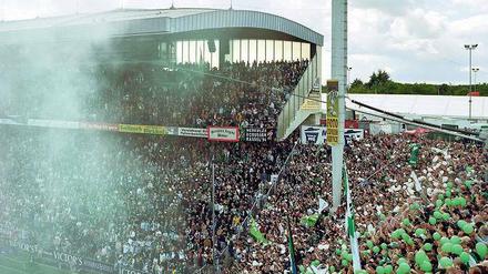 Das letze Mal: Im Mai 2004 spielte Gladbach gegen 1860 München sein letztes Spiel auf dem altehrwürdigen Bökelberg.