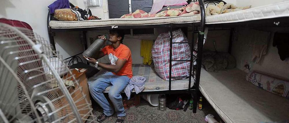 Die Bedingungen für ausländische Arbeiter im WM-Gastgeberland Katar stehen heftig in der Kritik.