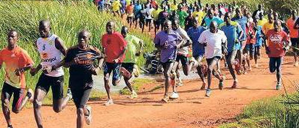 Afrikanisches Lauffieber. Über 1000 kenianische Athleten haben sich in Iten niedergelassen.