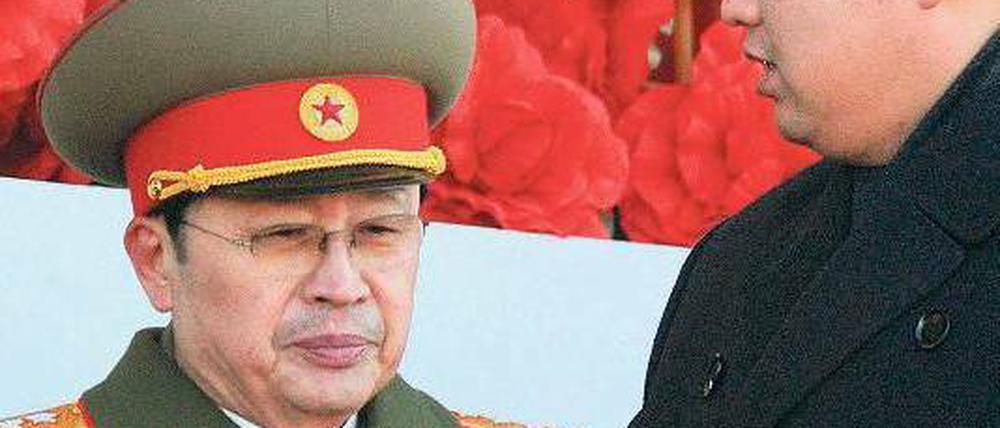 Jang Song Thaek (l.) ist der Onkel von Nordkoreas Staatschef Kim Jong Un. Foto: rtr
