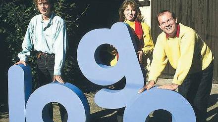 Es war einmal ... Als „logo!“ am 9. Januar 1989 startete, waren auch Dirk Chatelain (links), Barbara Biermann und Peter Hahne als Moderatoren am Start. Foto: ZDF
