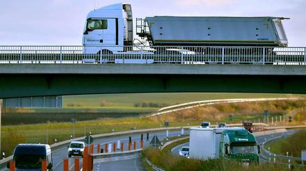 Deutschlands Wirtschaft geht es gut - doch die Bundesrepublik fährt auf Verschleiß. Wichtige Investitionen in die Infrastruktur wie Brücken oder Straßen bleiben aus. 