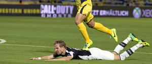 Harte Landung. Frankfurt, hier mit Stefan Aigner, macht jetzt auch in Europa eine Erfahrung, die die Mannschaft bisher nur aus der Bundesliga kannte: Man kann nicht immer gewinnen. 
