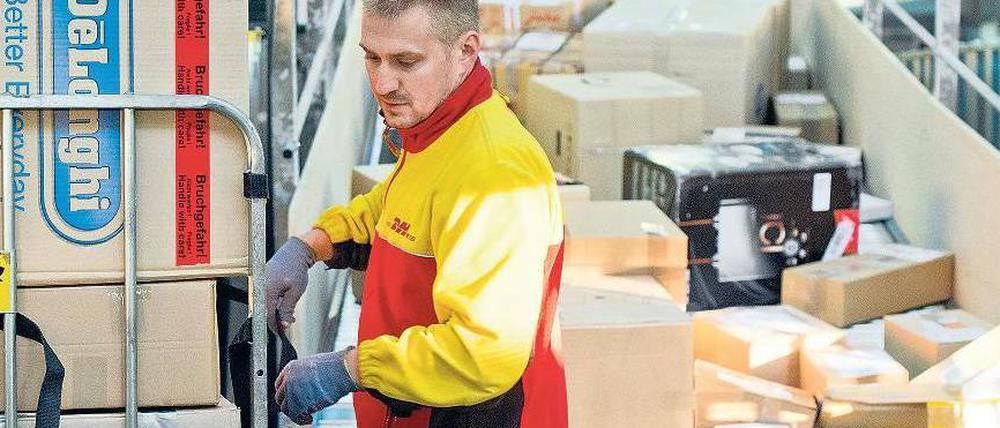 Paketflut. Der florierende Onlinehandel sorgt auch bei der Post für gute Geschäfte.