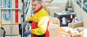 Paketflut. Der florierende Onlinehandel sorgt auch bei der Post für gute Geschäfte.